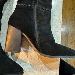 Free People and never worn.  Size 40. Black suede w leather details